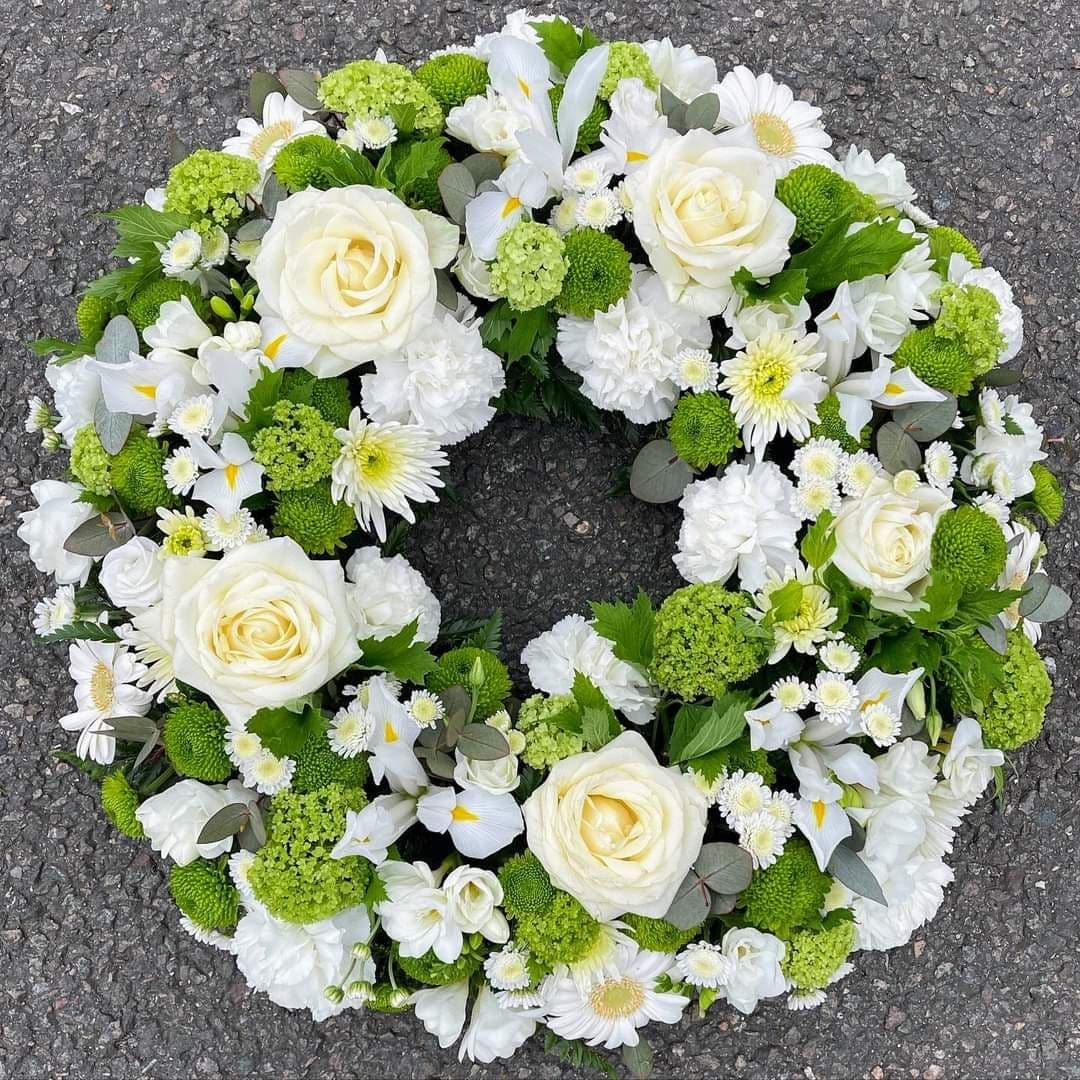 The Art of Floral Decoration: Transforming Spaces with Nature’s Beauty